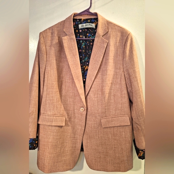 Warner Bros. Jackets & Blazers - Harry Potter Hufflepuff Blazer